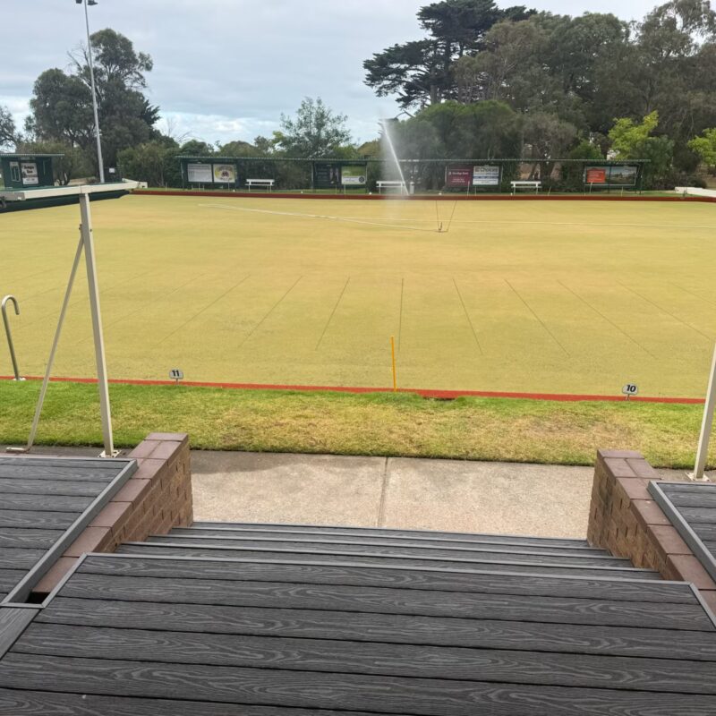 Timber deck with staircase completed in Mornington by an experienced deck builder on the Mornington Peninsula.